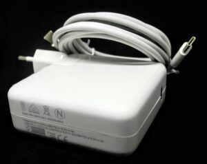 CARGADOR GENERICO APPLE Type C - 61W 20.2V3.05A/15.2V3A/12.2V3A/9.2V3A/5.2V3A - Imagen 2