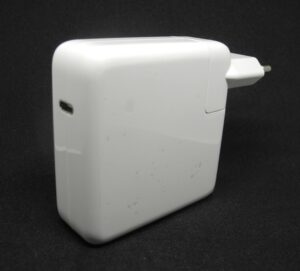 CARGADOR GENERICO APPLE Type C - 61W 20.2V3.05A/15.2V3A/12.2V3A/9.2V3A/5.2V3A - Imagen 4