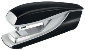 Petrus 236 Grapadora Metalica de Sobremesa - Grapa hasta 30 Hojas - Grapado Plano puede ser Clavado - Color Negro