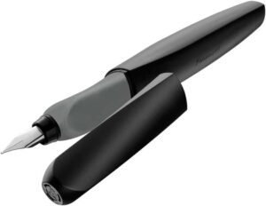 Pelikan Twist Pluma Estilografica Escolar Recargable - Plumilla de Acero Inoxidable Punto M - Cuerpo Color Negro (946806)