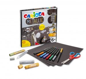 Carioca Metallic Pop Up Creator Juego para Realizar Super Cartulinas 3D - 8 Rotuladores Metalicos Punta Fina - 2 Temperello Oro y Plata - 2 Glitter Glue Oro y Plata - 1 Tijeras - 4 Cartulinas Negras - Color Varios