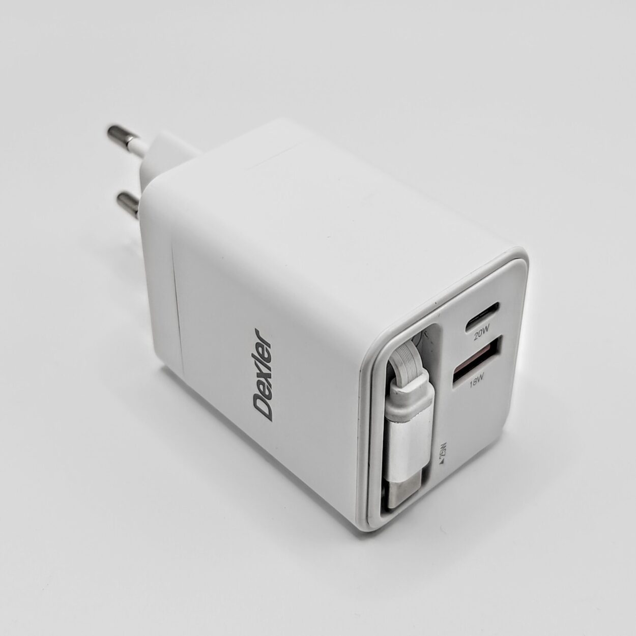 Cargador 45W con cable Tipo C retráctil + Puertos USB-A+USB-C / Carga Ultrarápida Dexler - Imagen 5