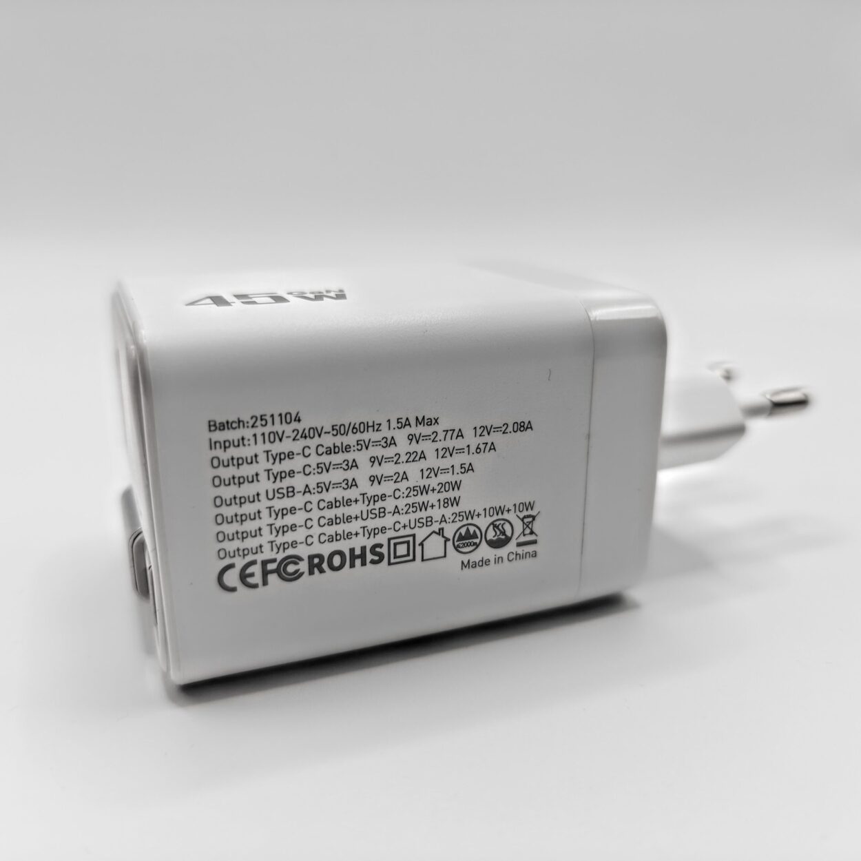 Cargador 45W con cable Tipo C retráctil + Puertos USB-A+USB-C / Carga Ultrarápida Dexler - Imagen 2